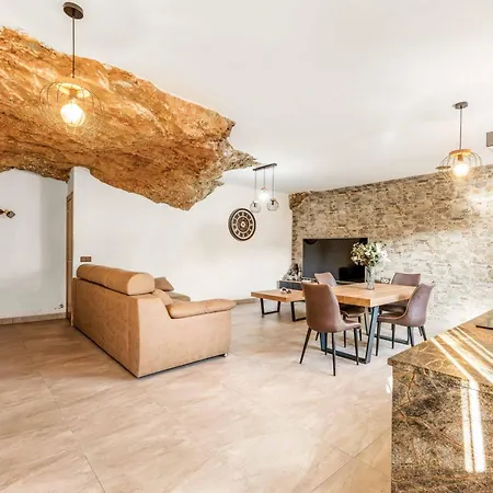 Casa Cueva Villa *